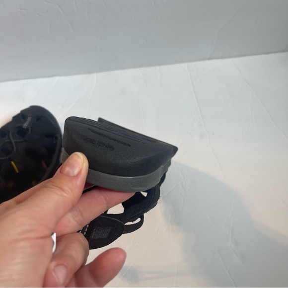 NWOT Keen black waterproof hiking sandals 9 - Picture 8 of 13